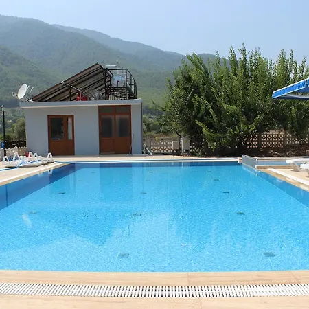 Emir Palas Hotel 2* Ekincik